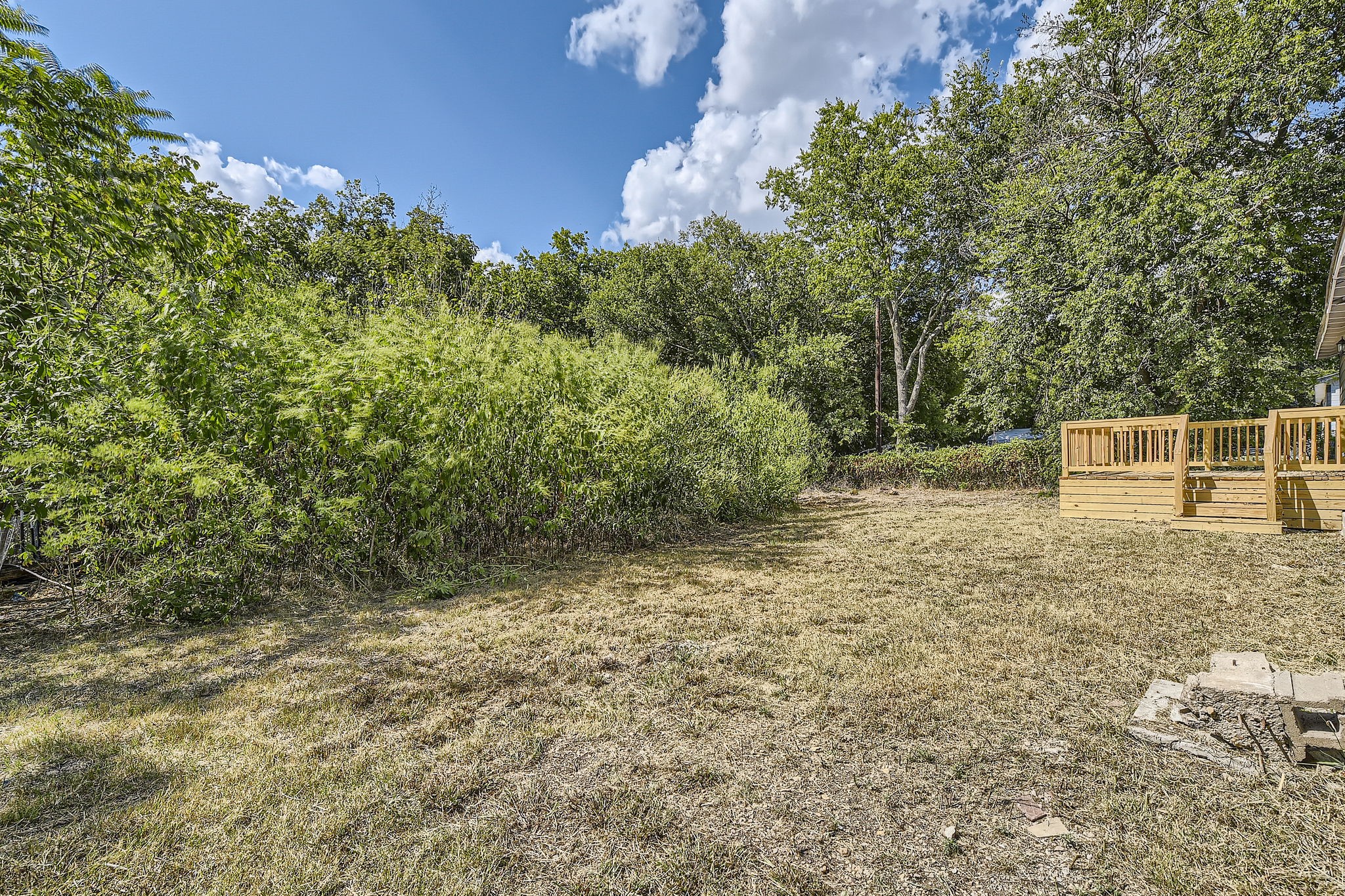 2213 Lakeshore Lane