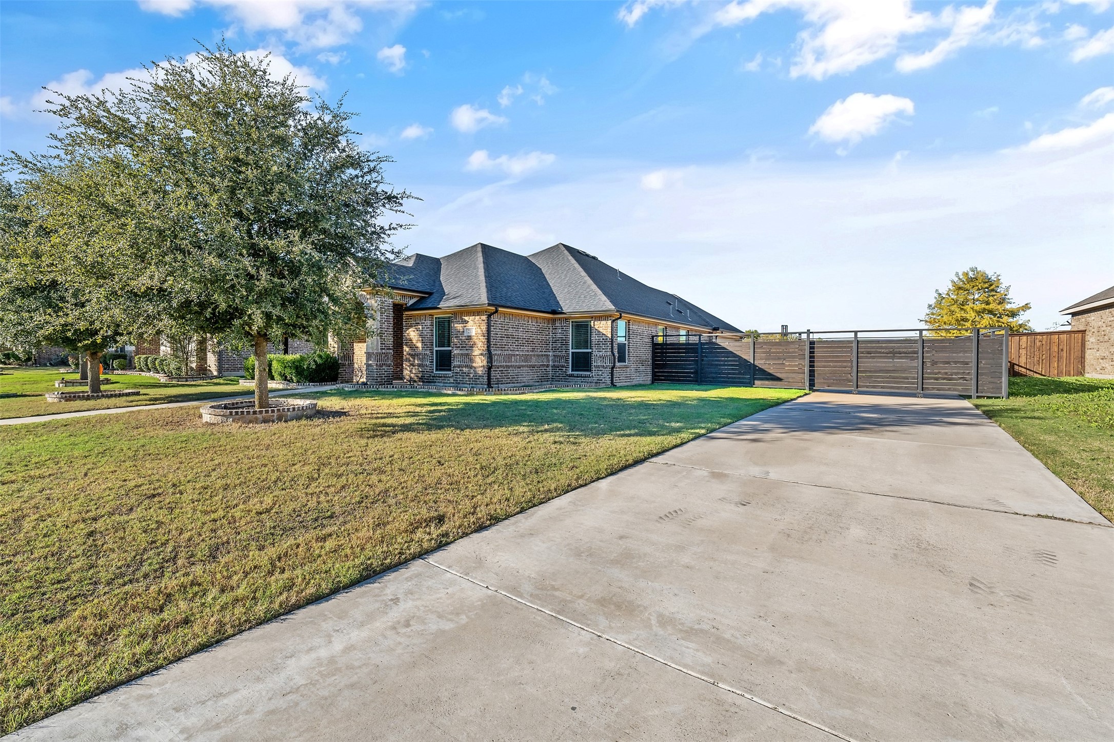233 Sandy Way