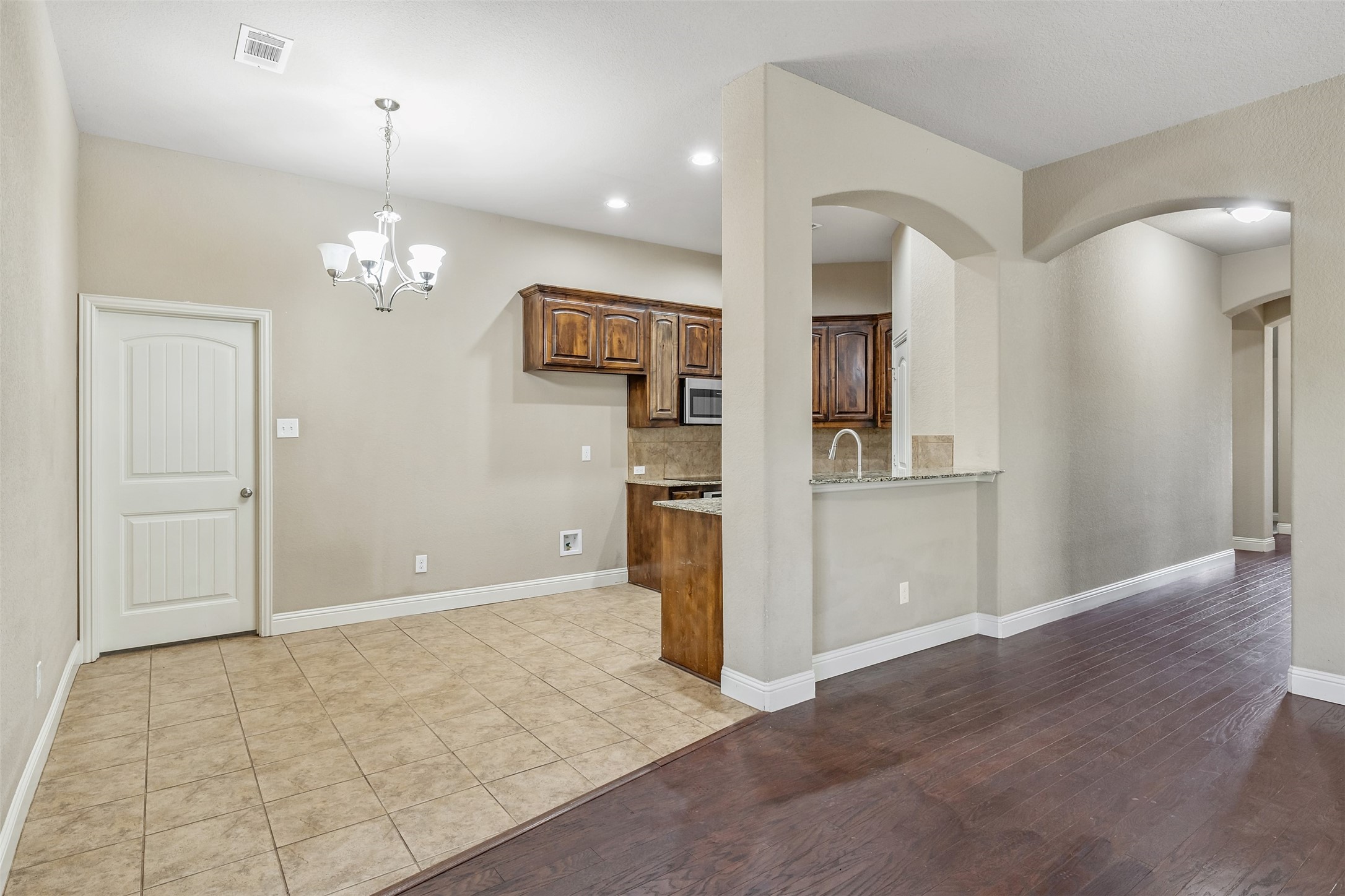 233 Sandy Way