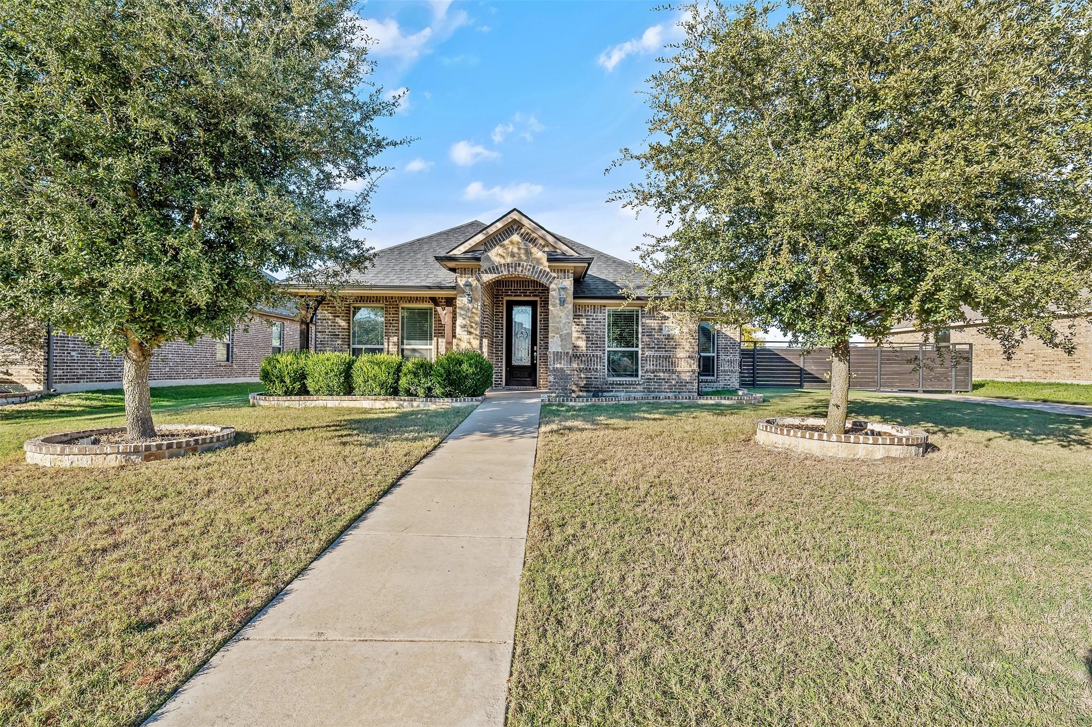 233 Sandy Way