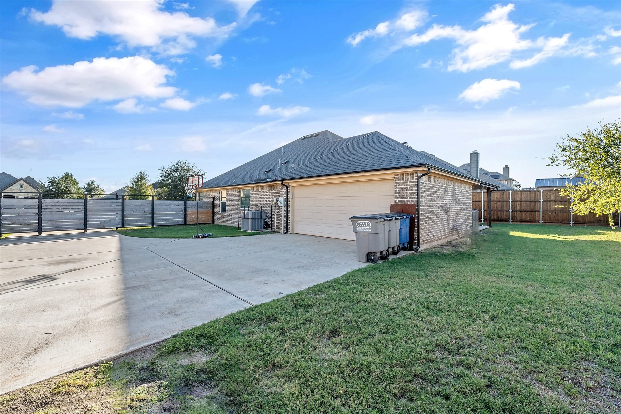 233 Sandy Way