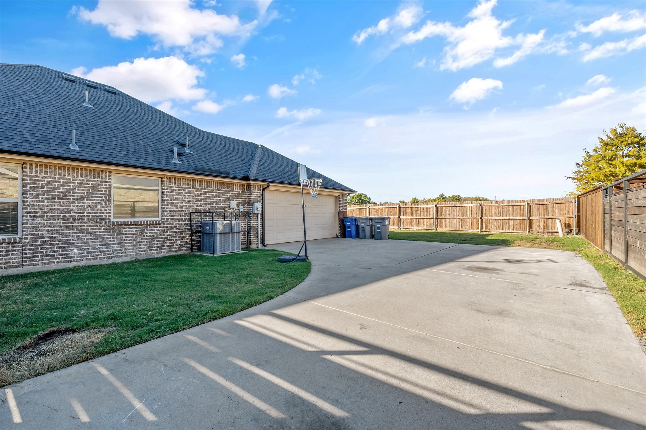 233 Sandy Way