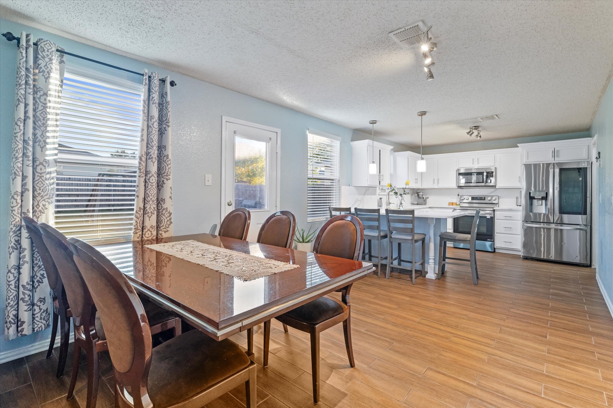 3877 Country Lane