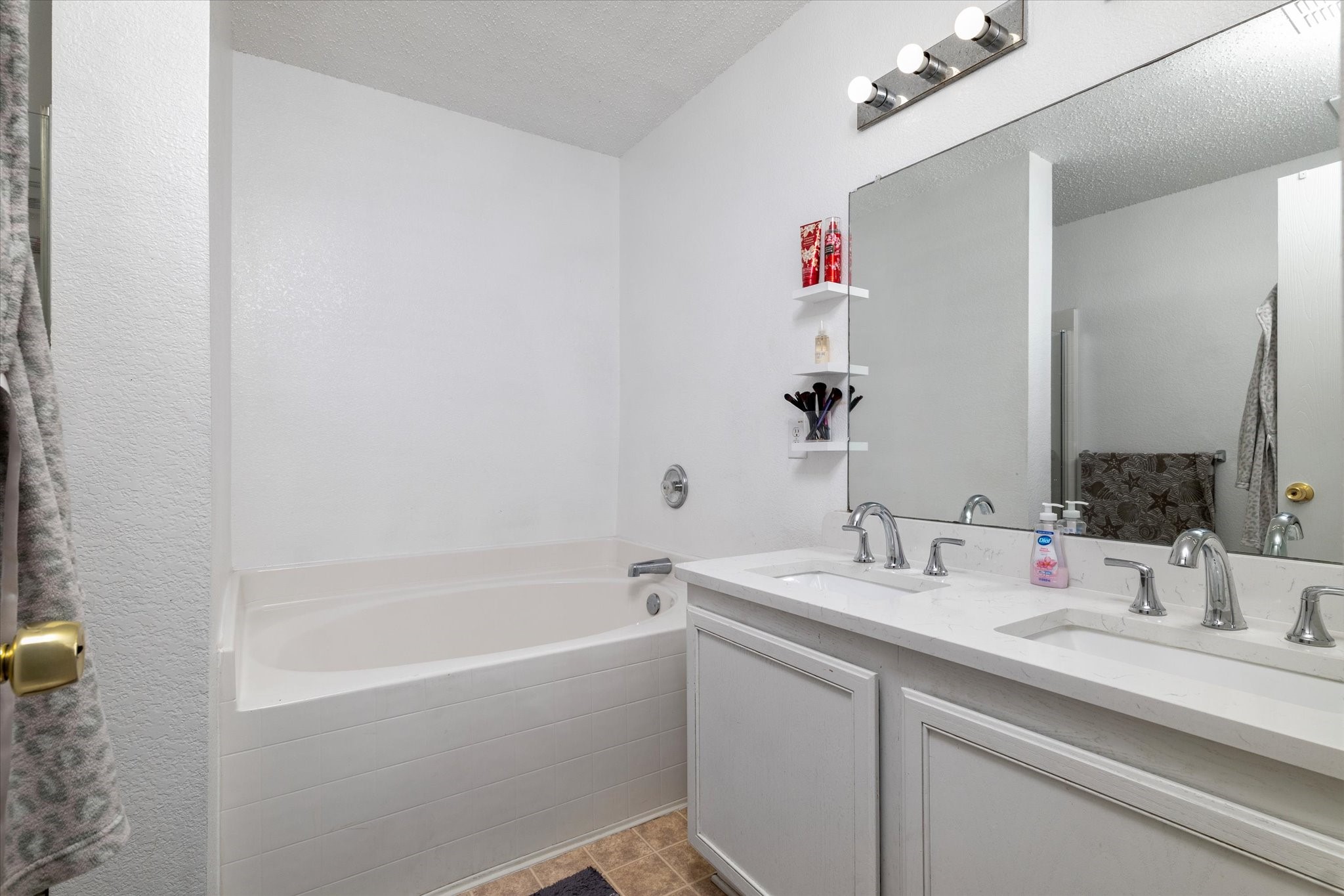 3877 Country Lane