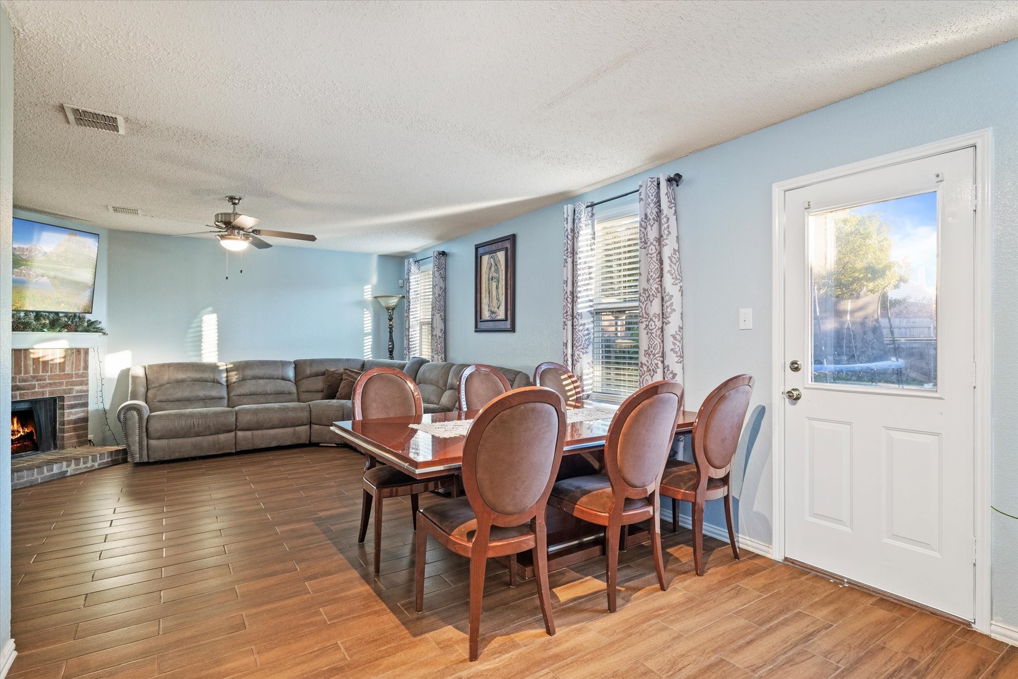 3877 Country Lane