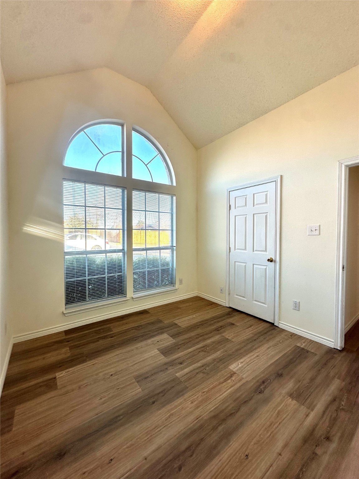1265 Cedarcrest Drive