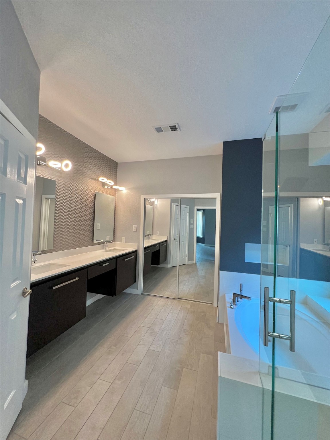 2735 Rolling Hills Lane