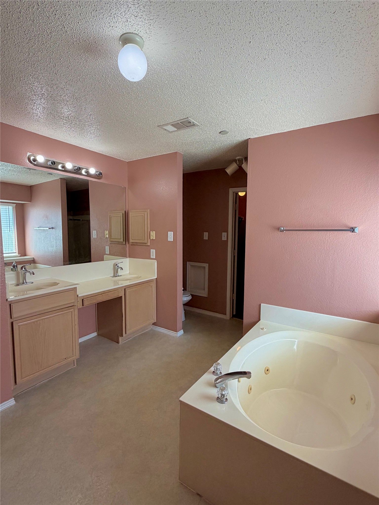 5518 Heathercrest Drive