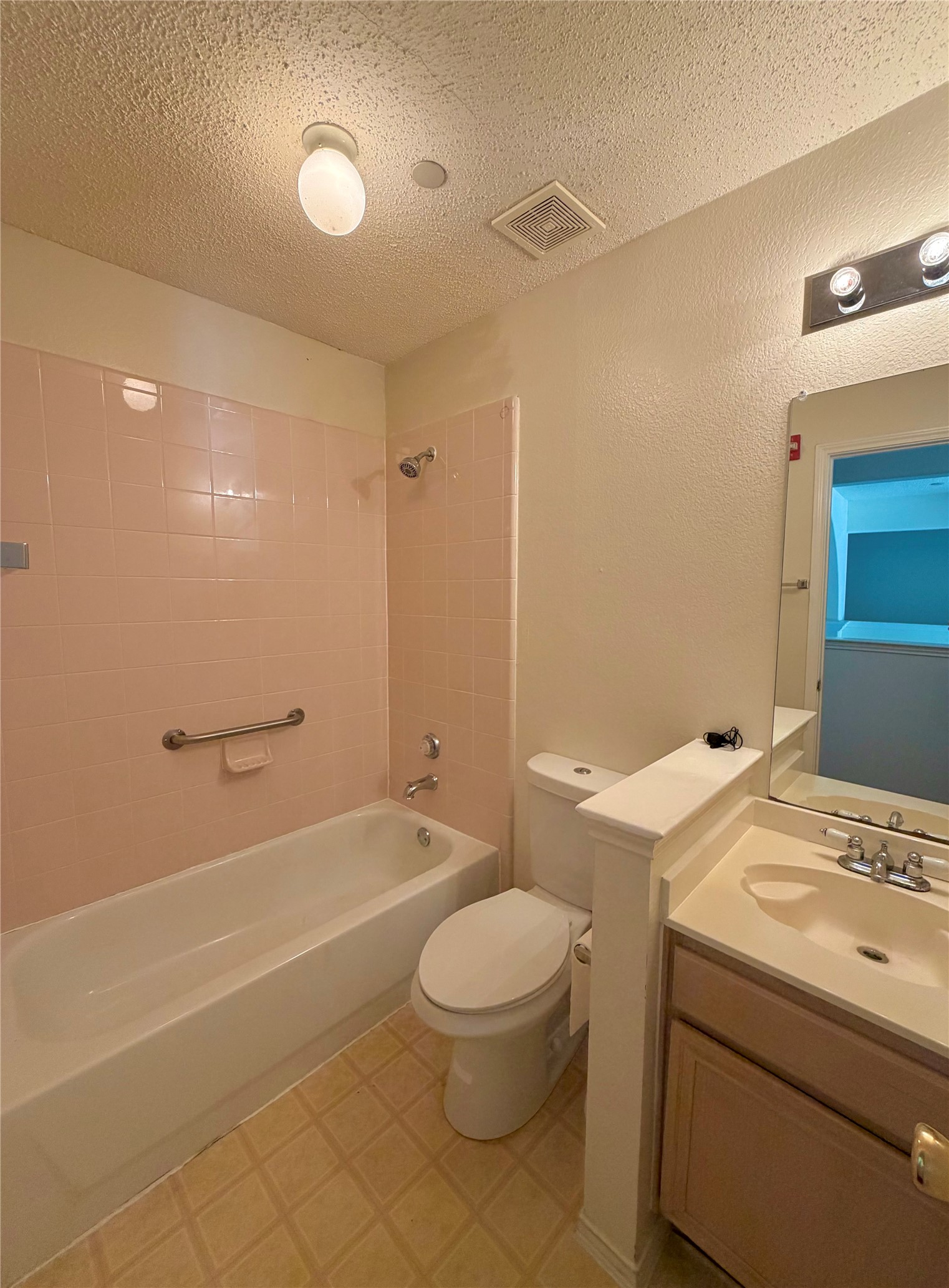 5518 Heathercrest Drive