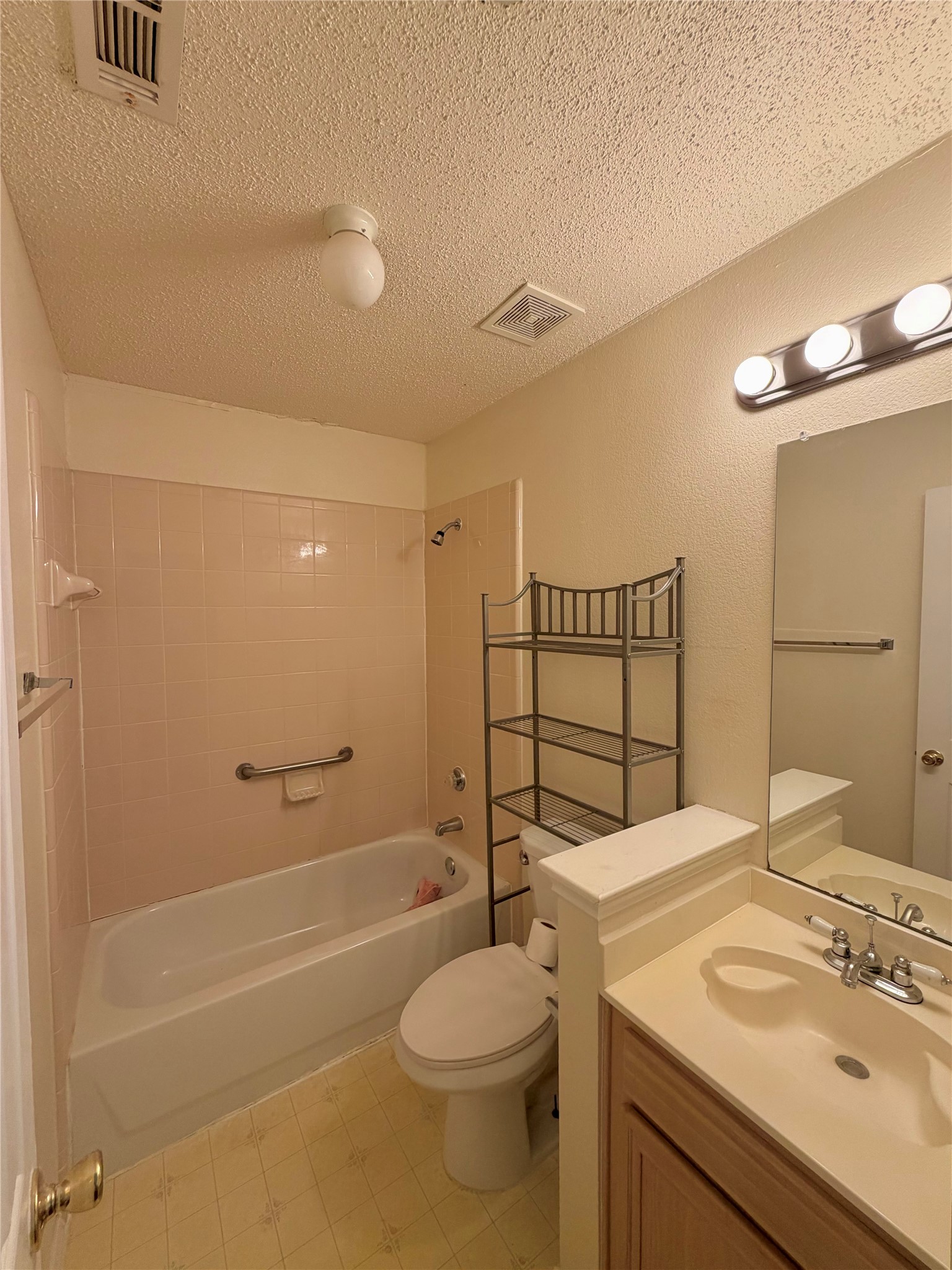 5518 Heathercrest Drive