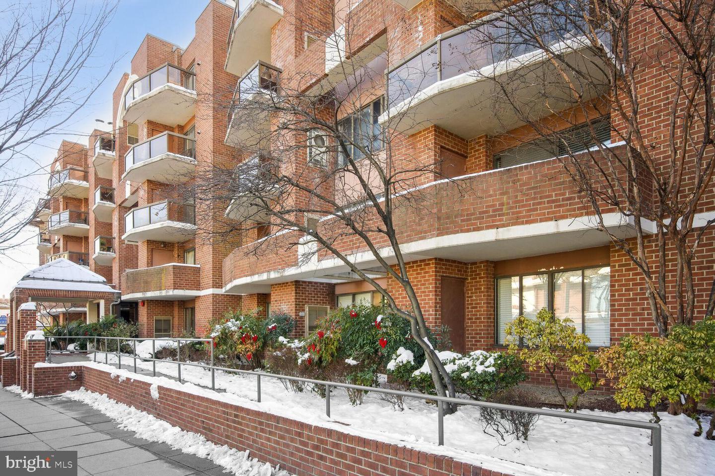 2320 Wisconsin Ave NW #311