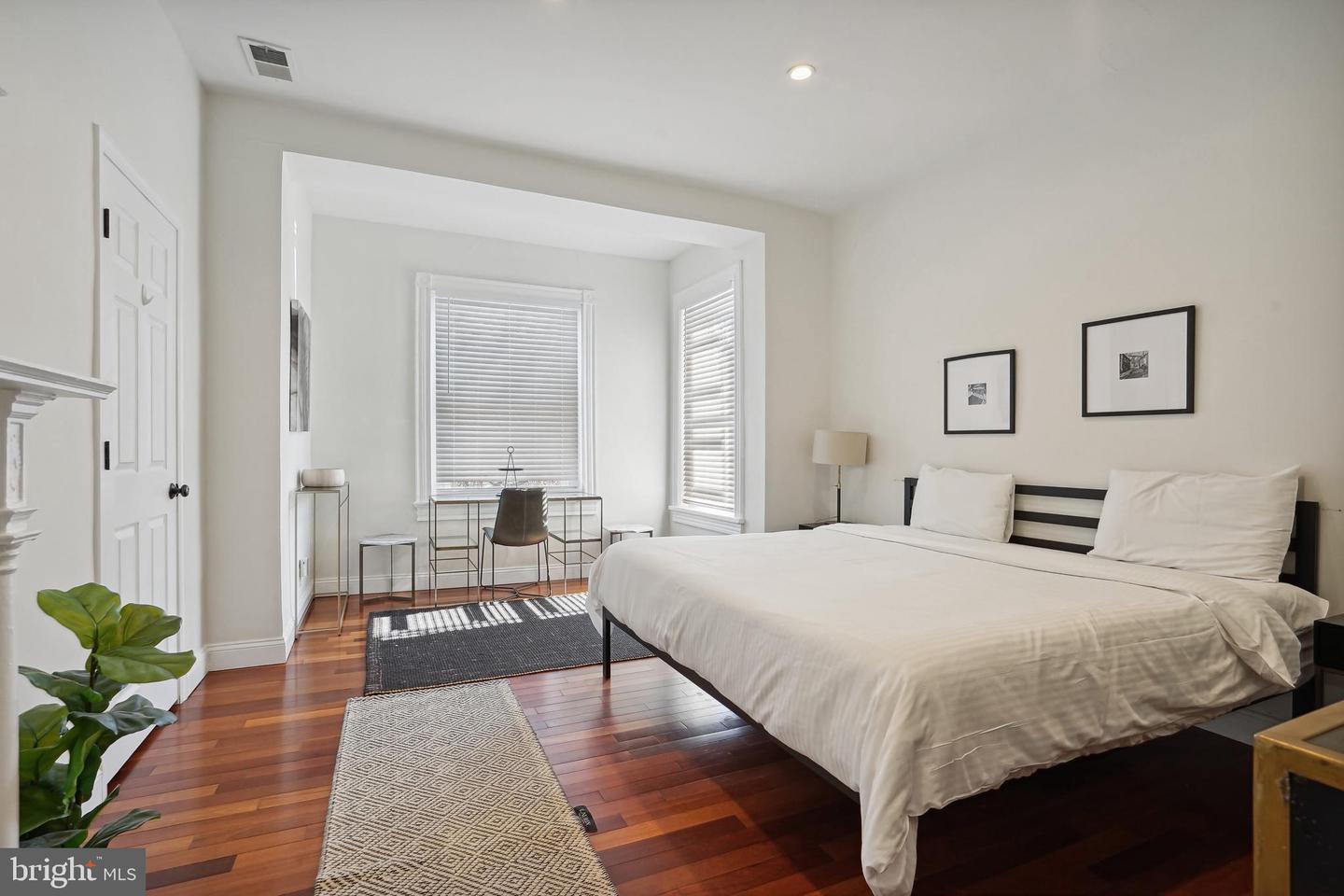 1101 P St NW