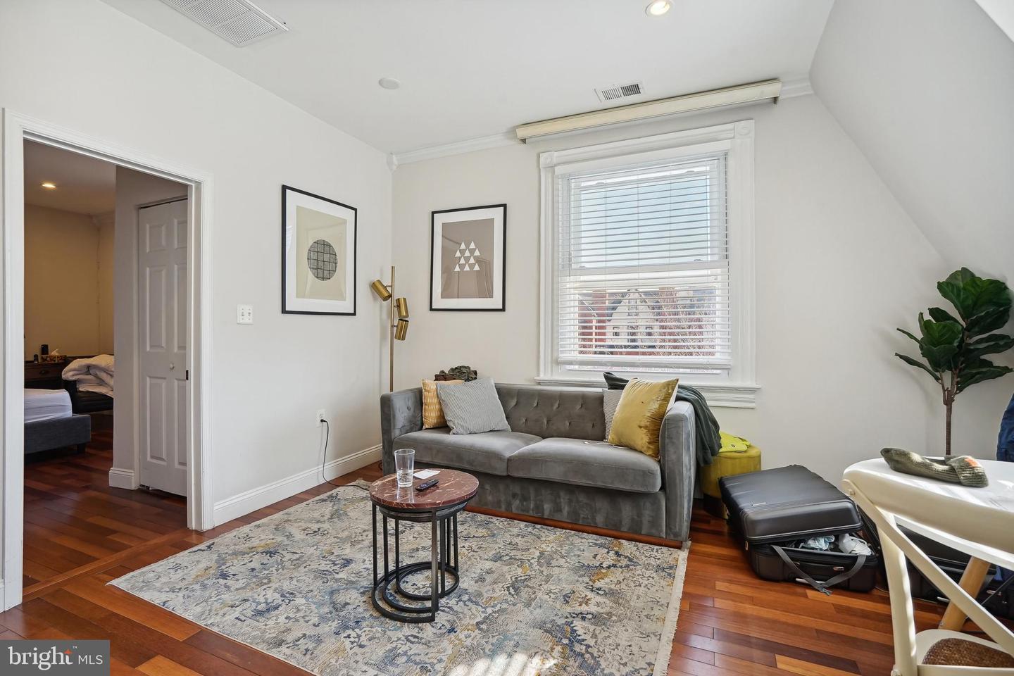 1101 P St NW