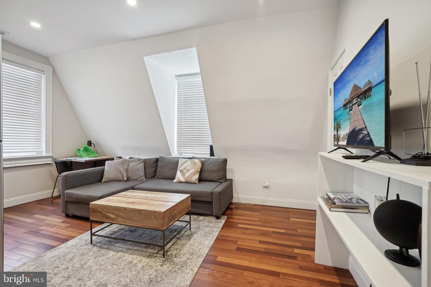 1101 P St NW