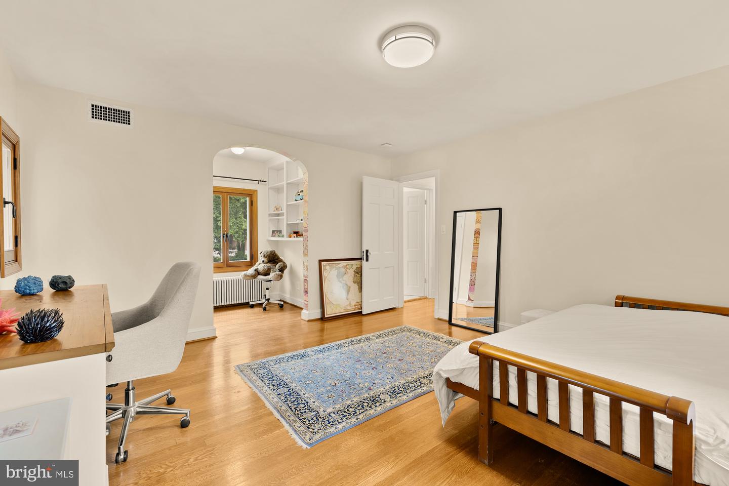 3111 CHAIN BRIDGE RD NW