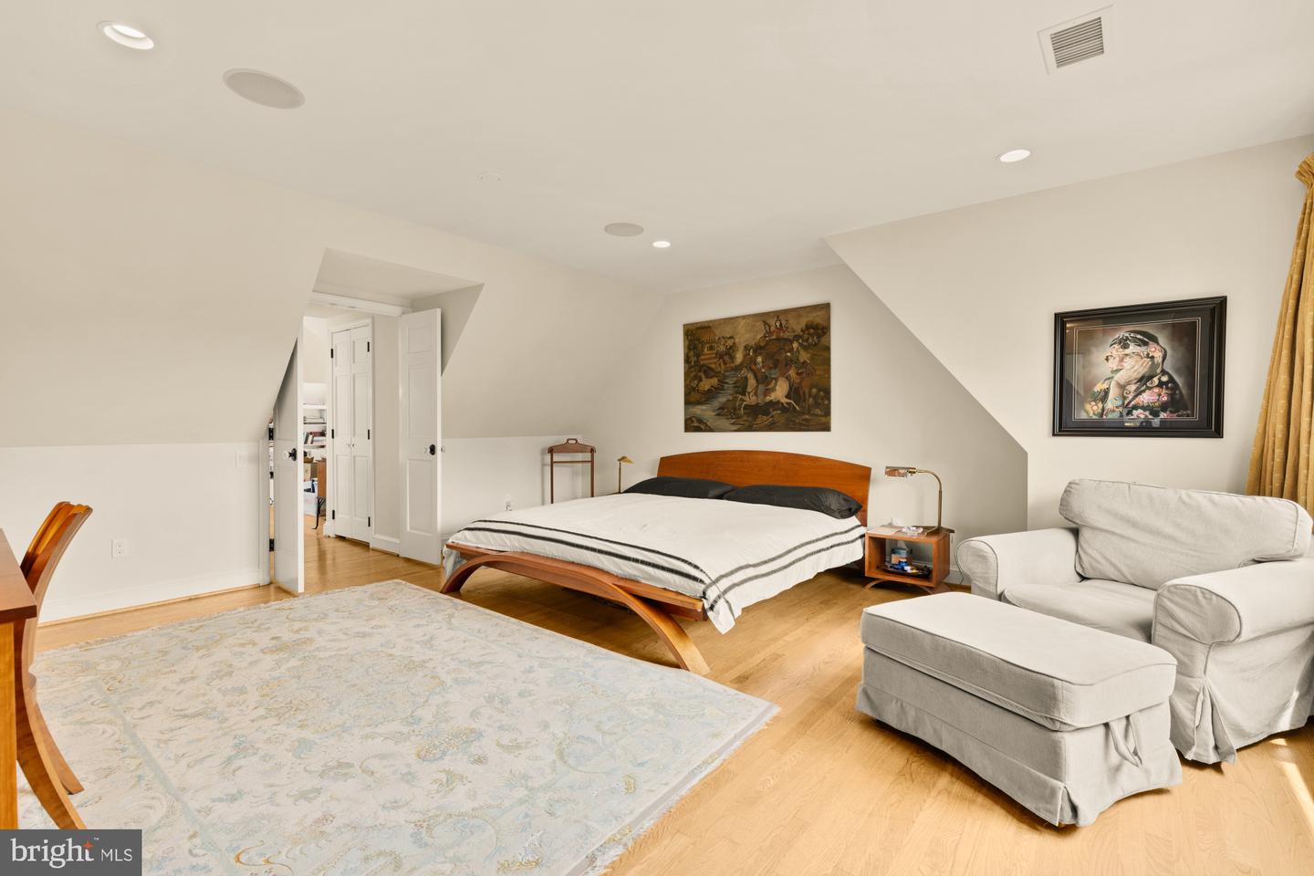3111 CHAIN BRIDGE RD NW