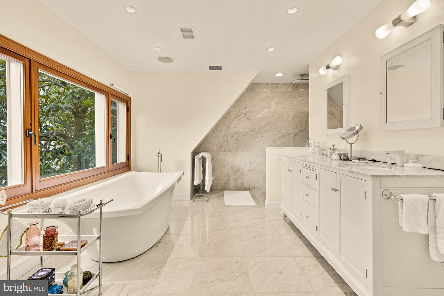 3111 CHAIN BRIDGE RD NW