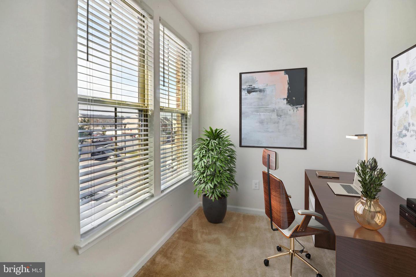 6490 Calverton Dr #204