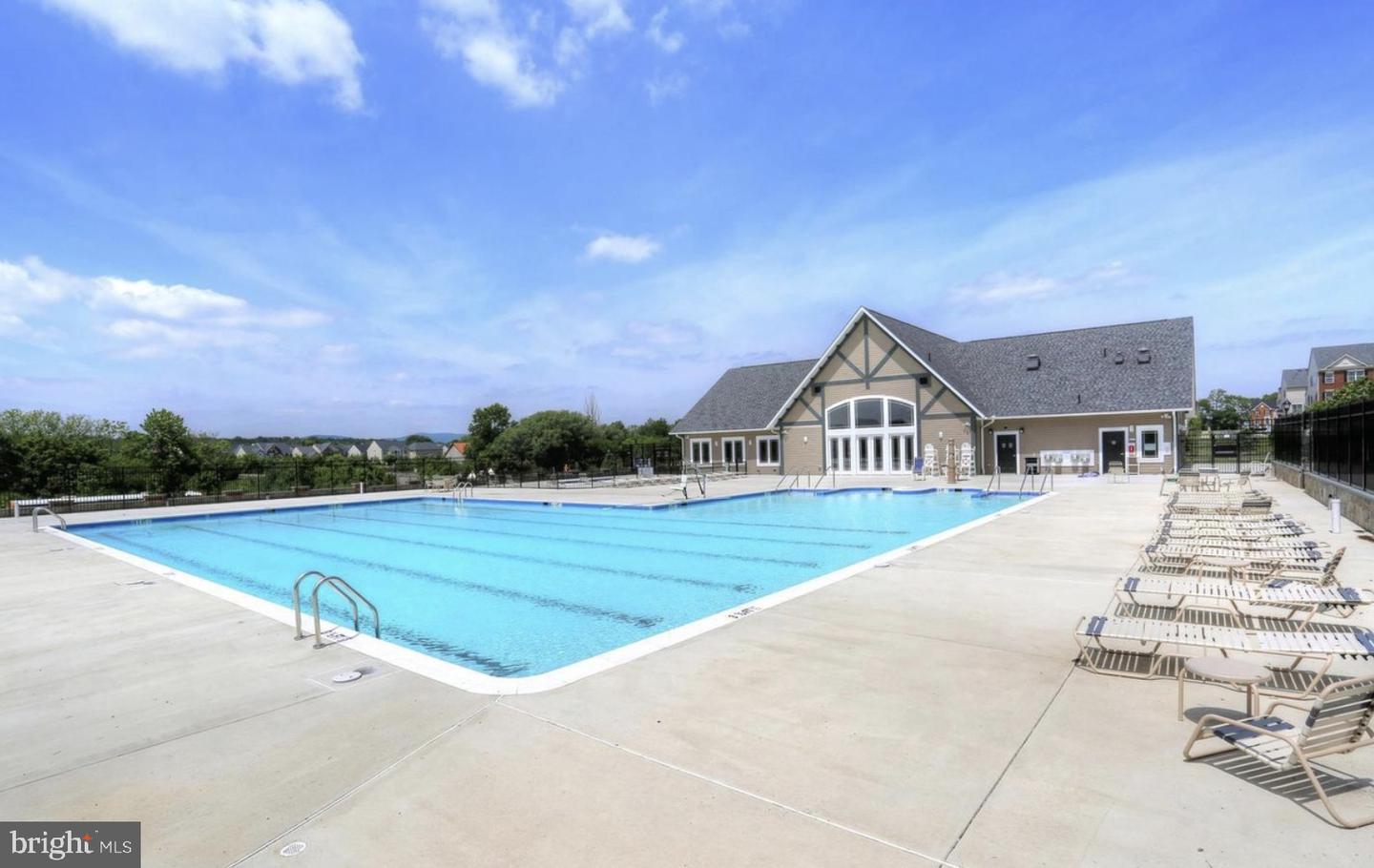 6490 Calverton Dr #204