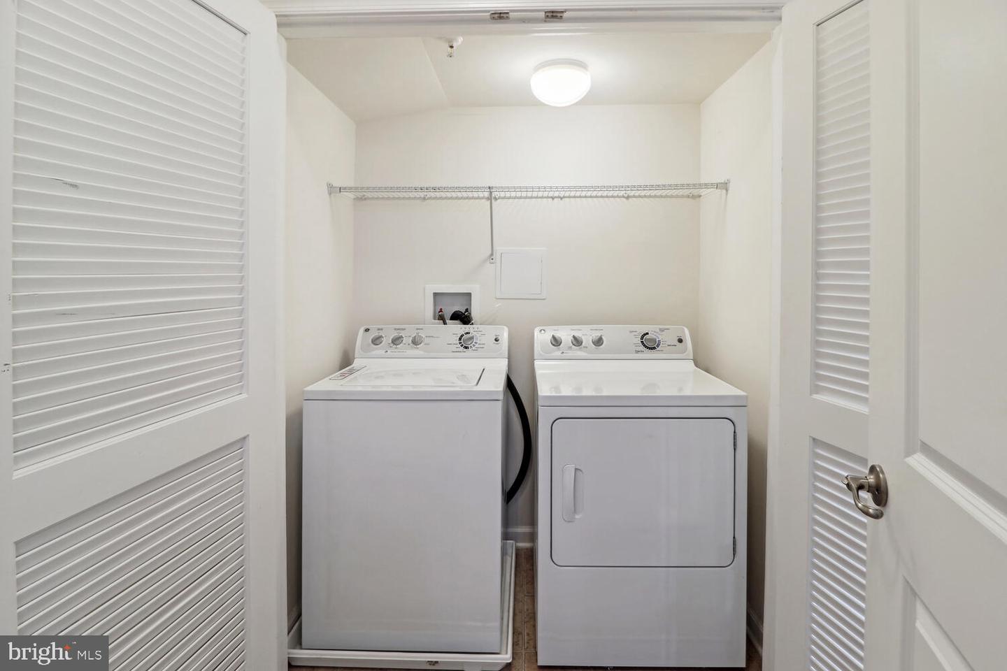 6490 Calverton Dr #204