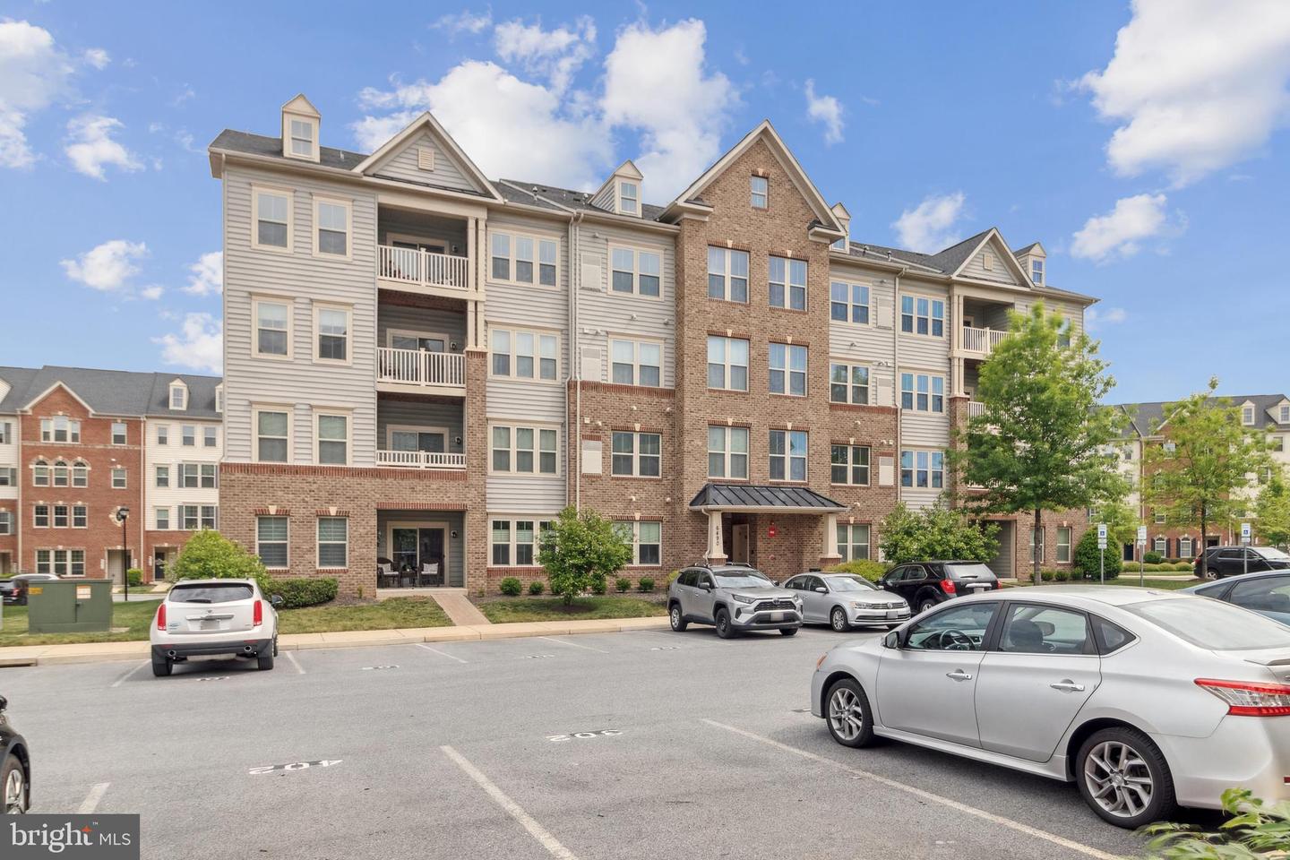 6490 Calverton Dr #204