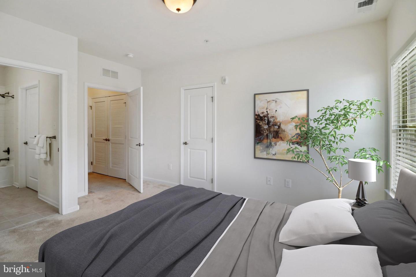 6490 Calverton Dr #204