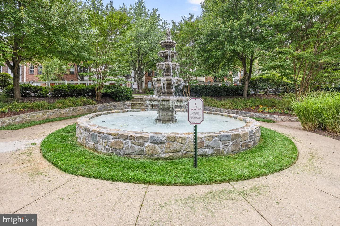 18711 Sparkling Water Dr #10-E