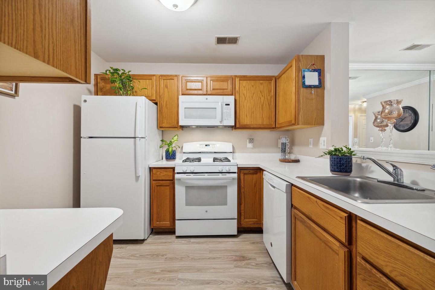 18711 Sparkling Water Dr #10-E