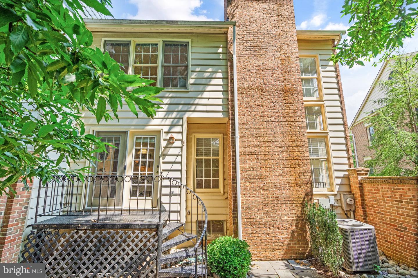 10920 Bloomingdale Dr