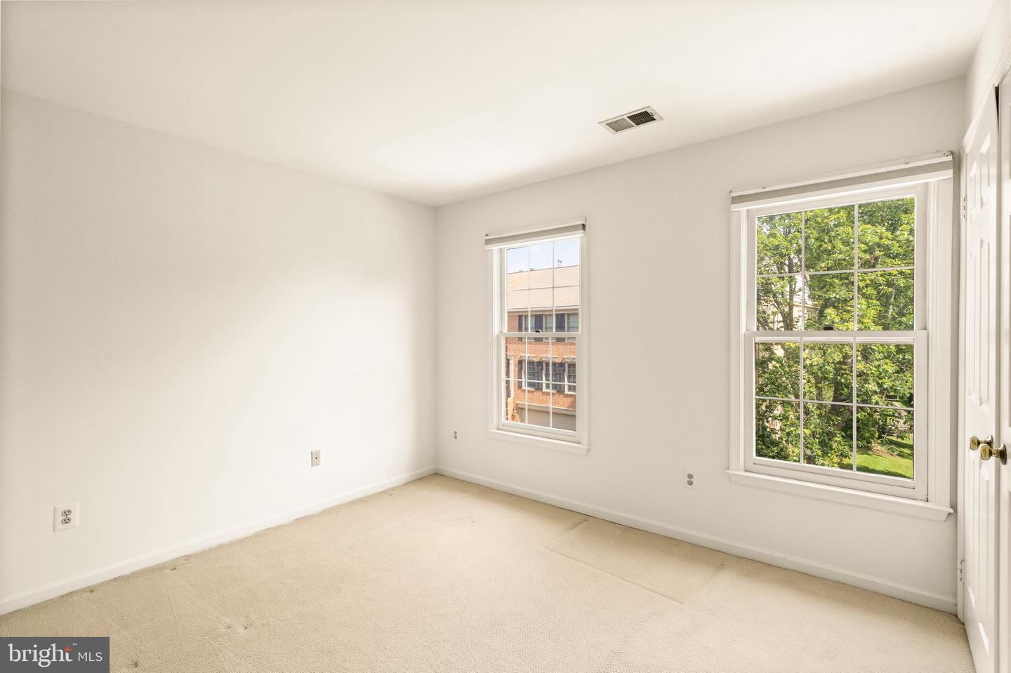 10920 Bloomingdale Dr