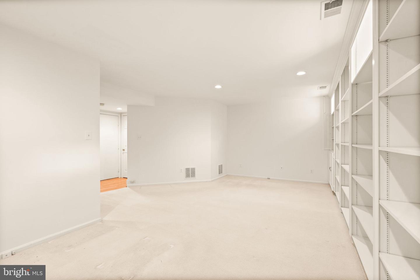 10920 Bloomingdale Dr