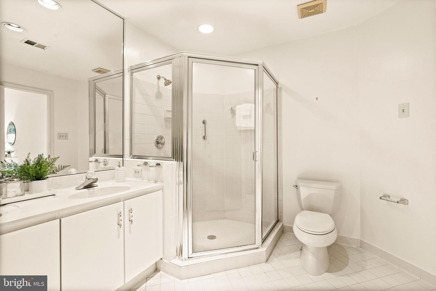 10920 Bloomingdale Dr