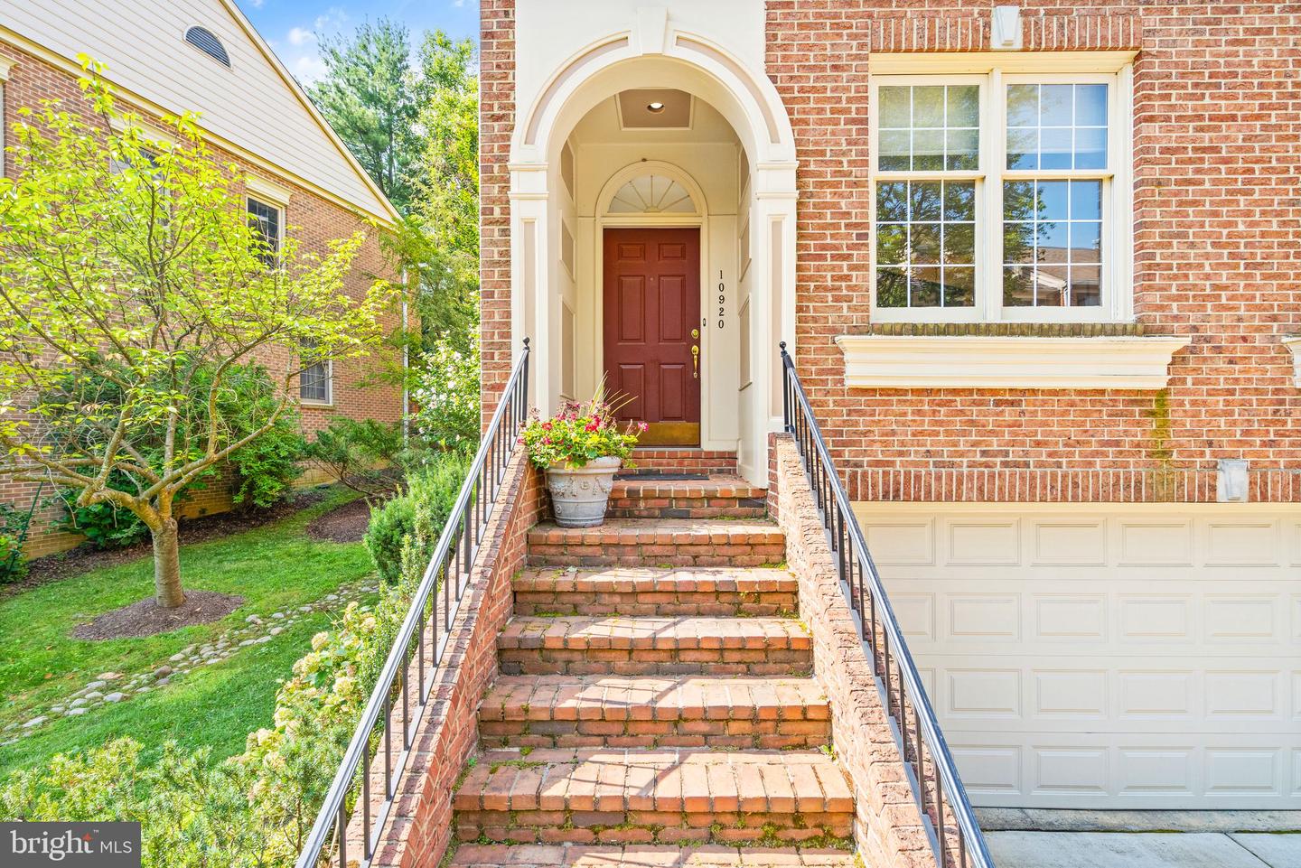 10920 Bloomingdale Dr