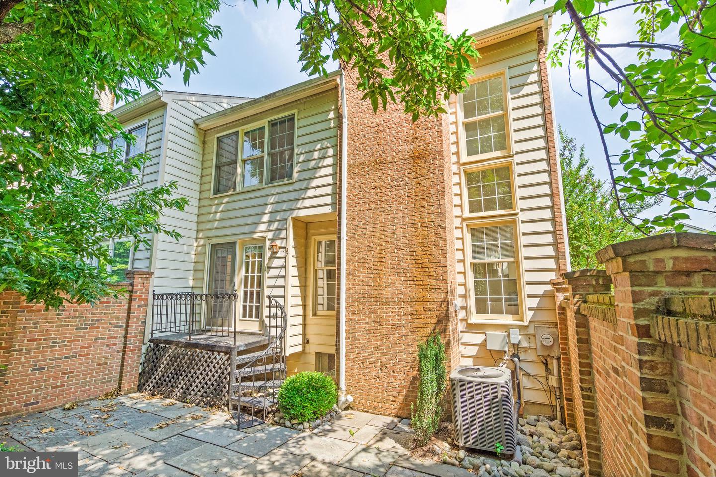 10920 Bloomingdale Dr