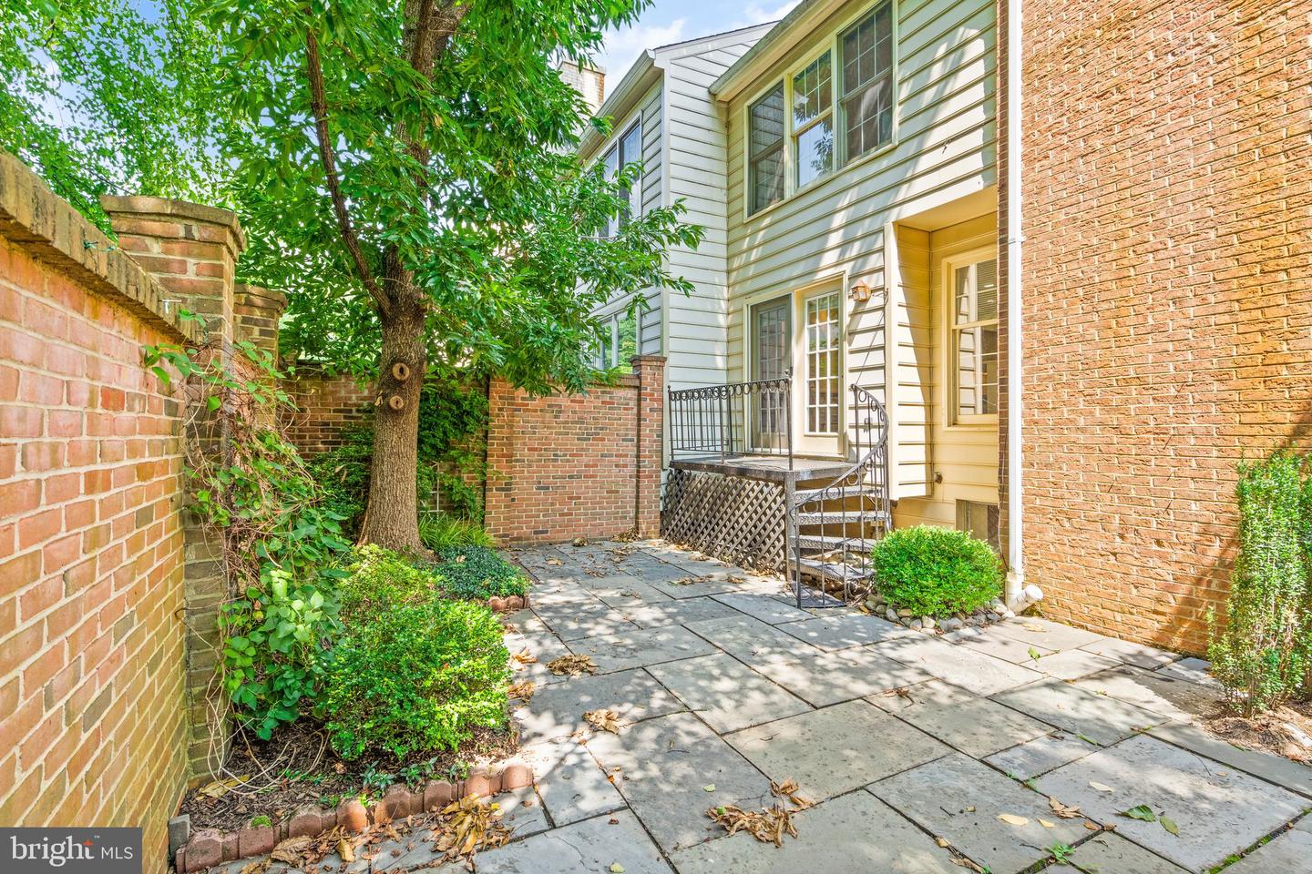 10920 Bloomingdale Dr