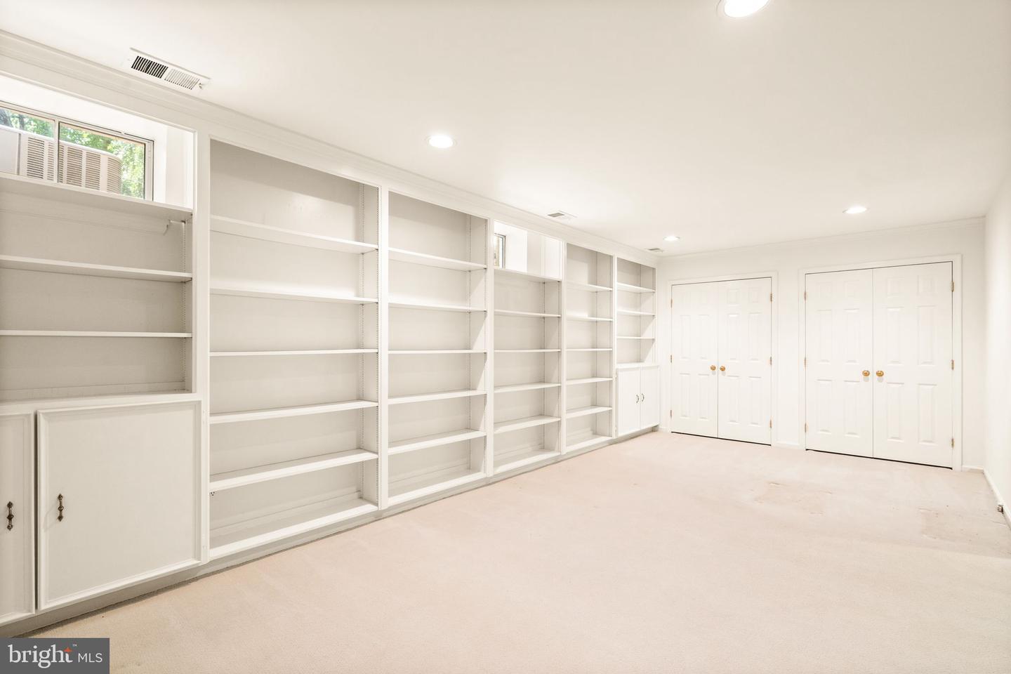 10920 Bloomingdale Dr