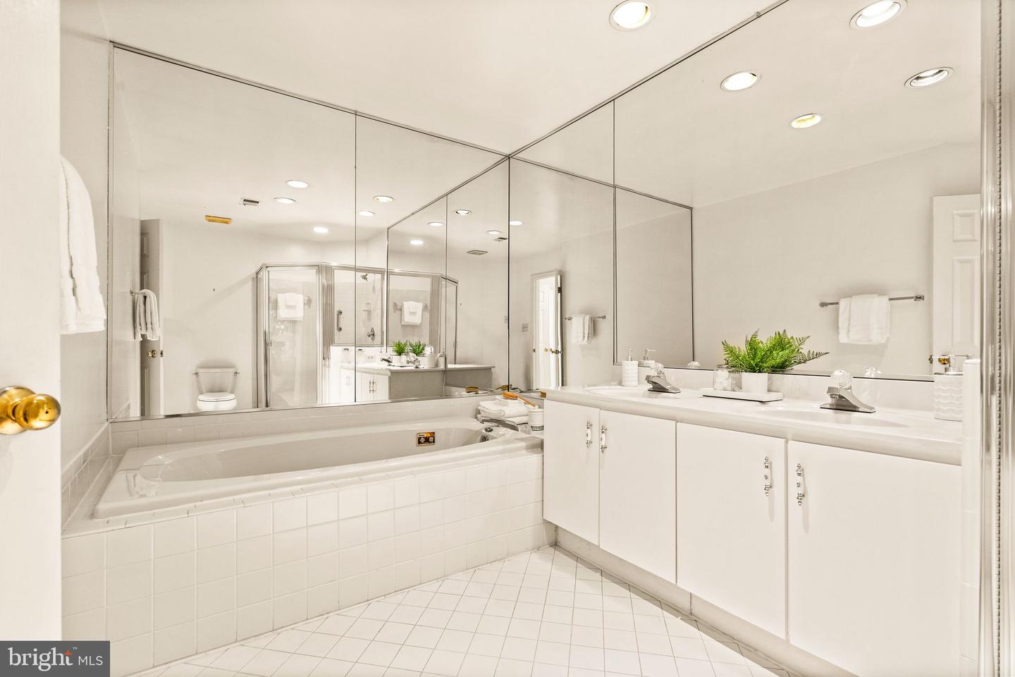 10920 Bloomingdale Dr