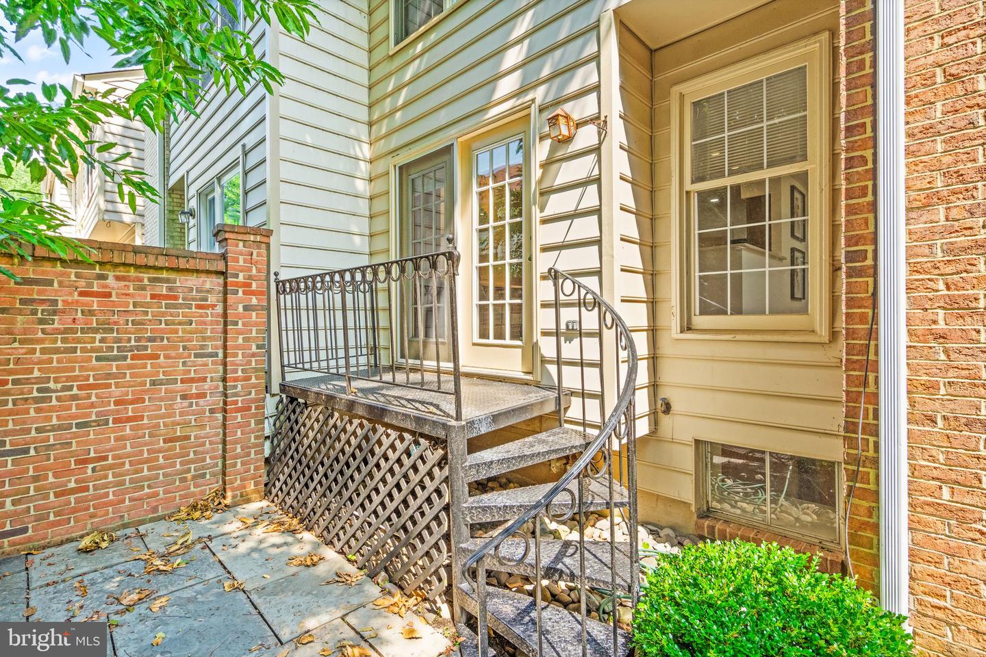 10920 Bloomingdale Dr