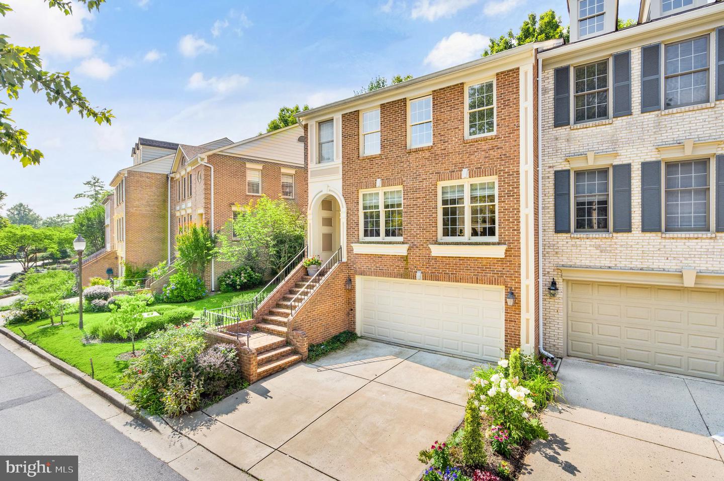 10920 Bloomingdale Dr