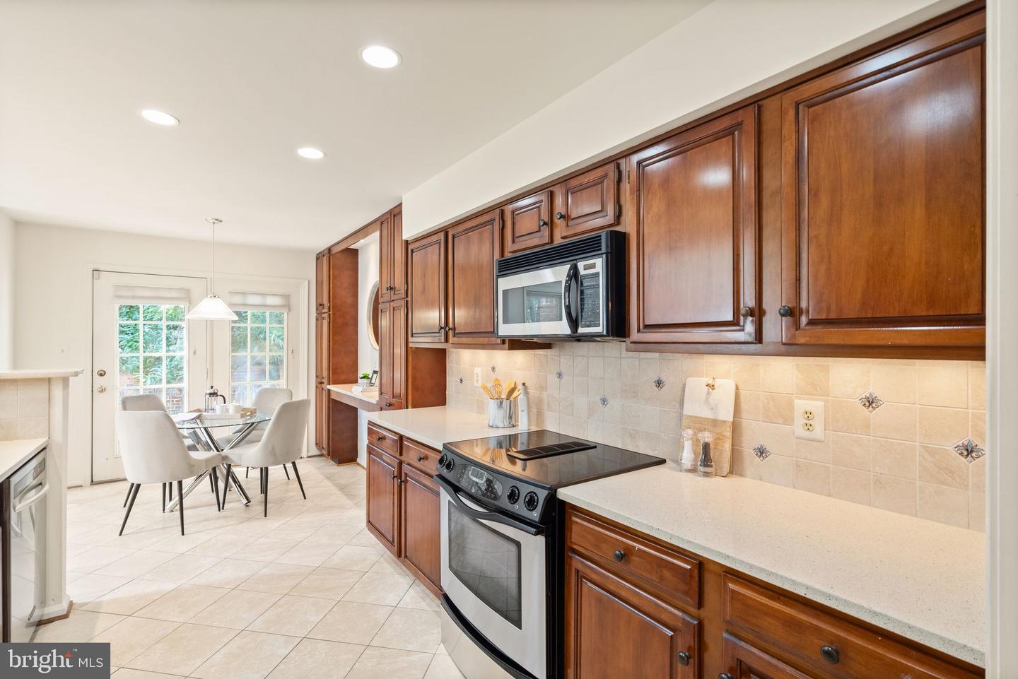 10920 Bloomingdale Dr