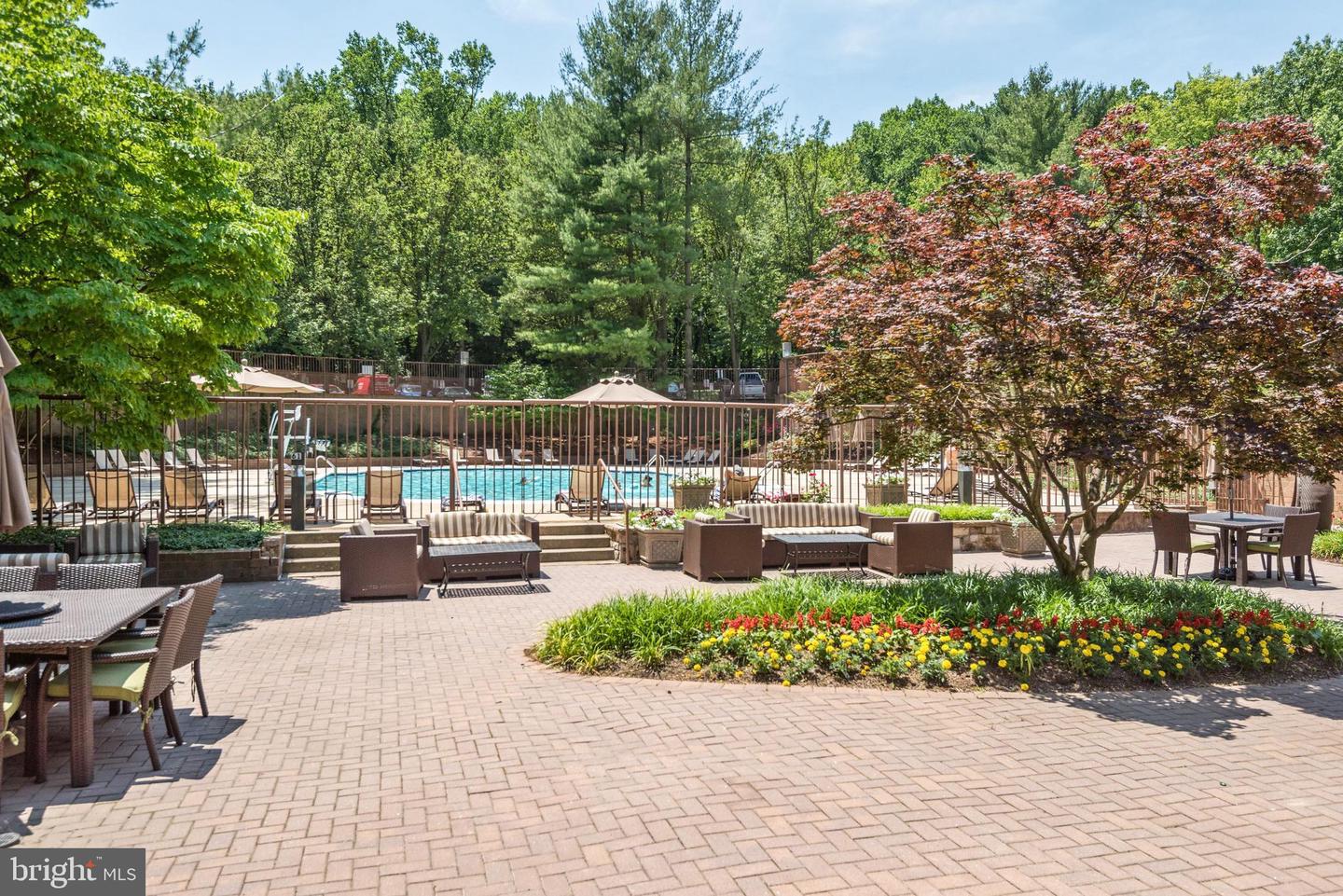 10101 Grosvenor Pl #715