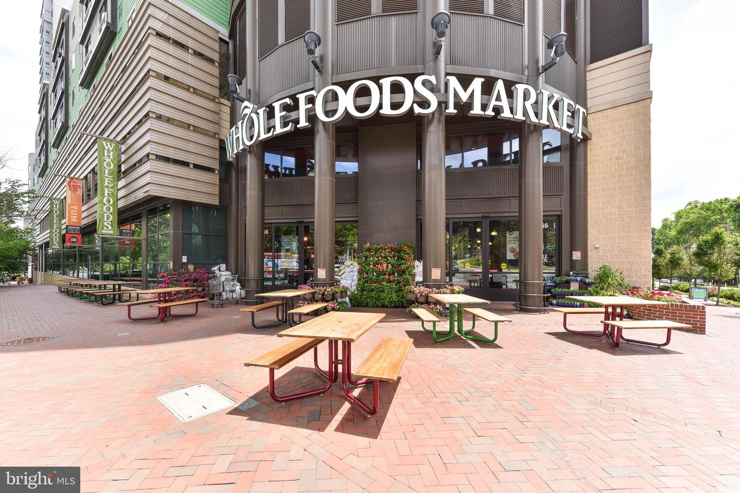 10101 Grosvenor Pl #715