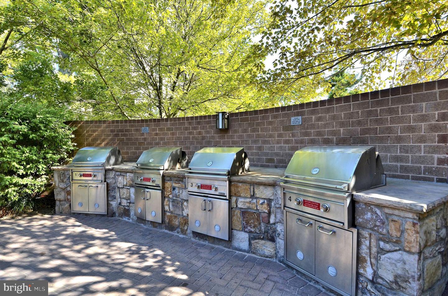 10101 Grosvenor Pl #715