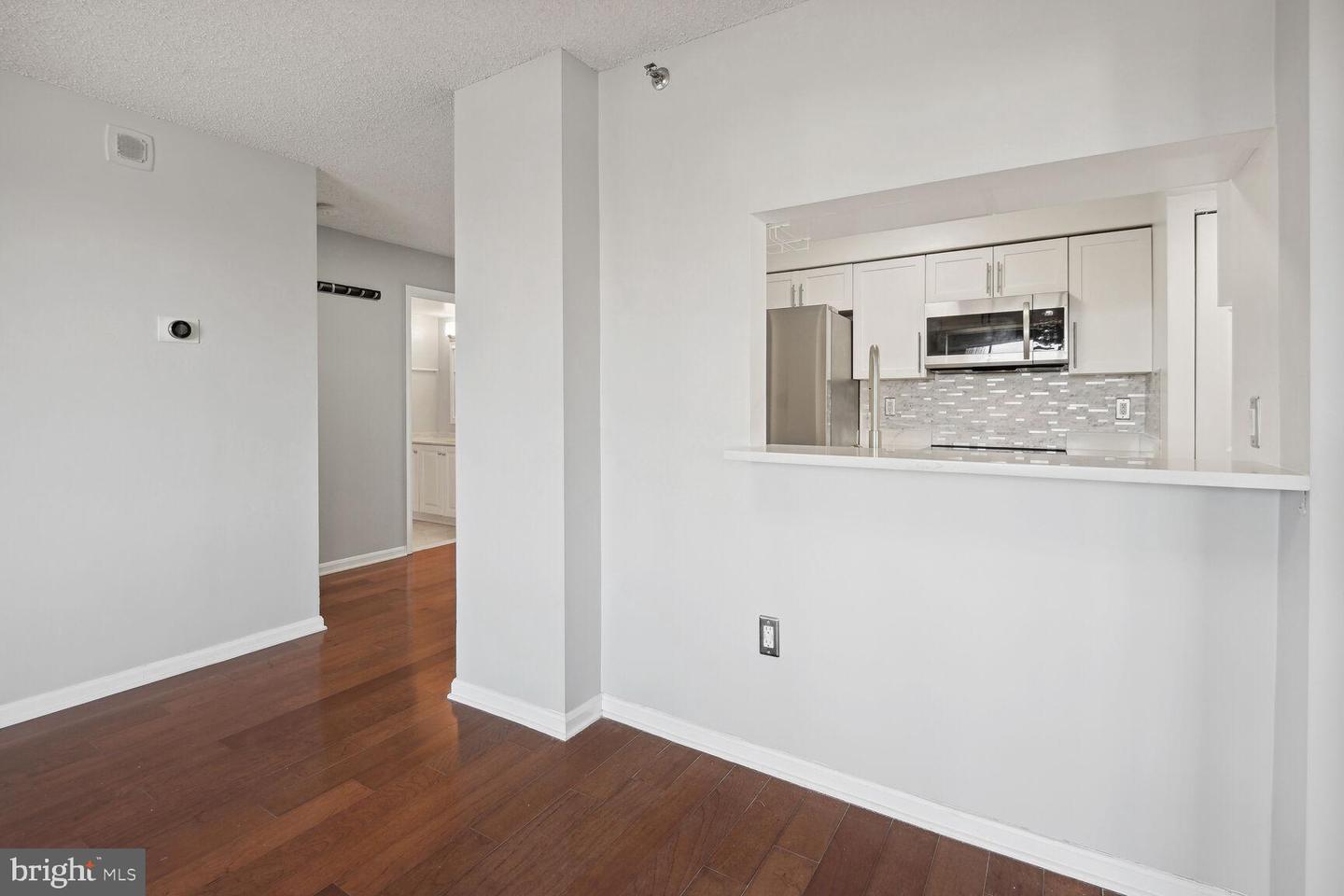 10101 Grosvenor Pl #715