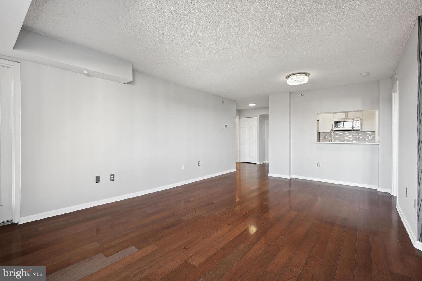 10101 Grosvenor Pl #715