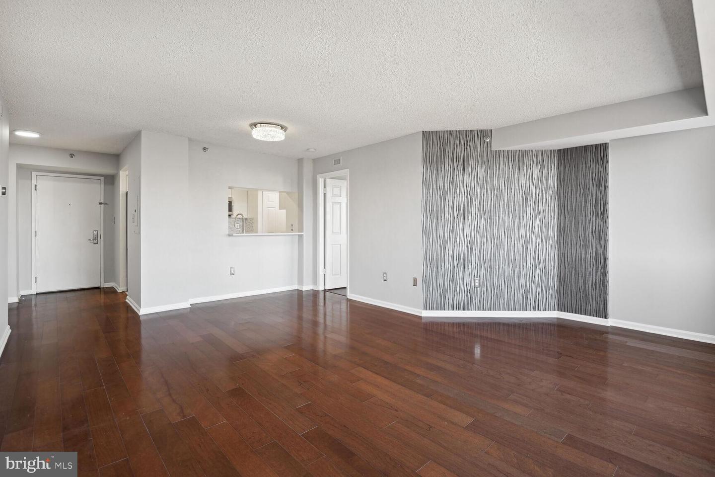 10101 Grosvenor Pl #715