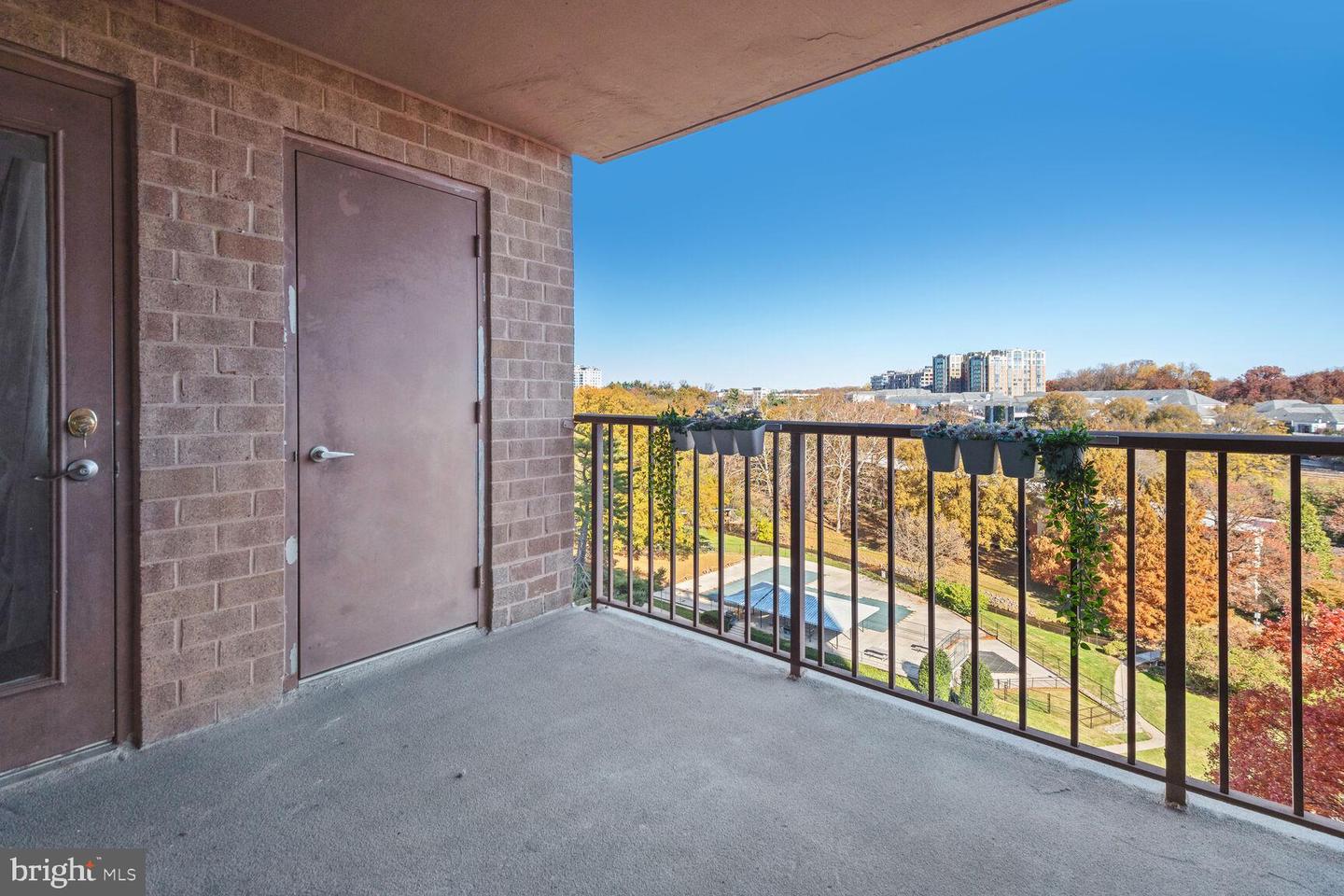 10101 Grosvenor Pl #715