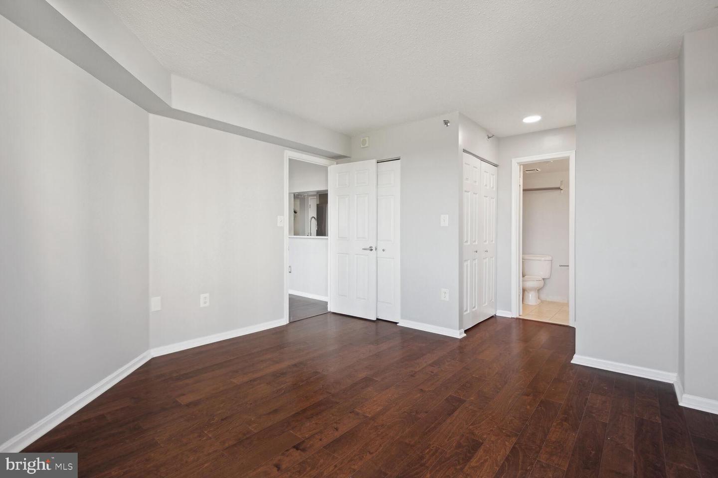 10101 Grosvenor Pl #715