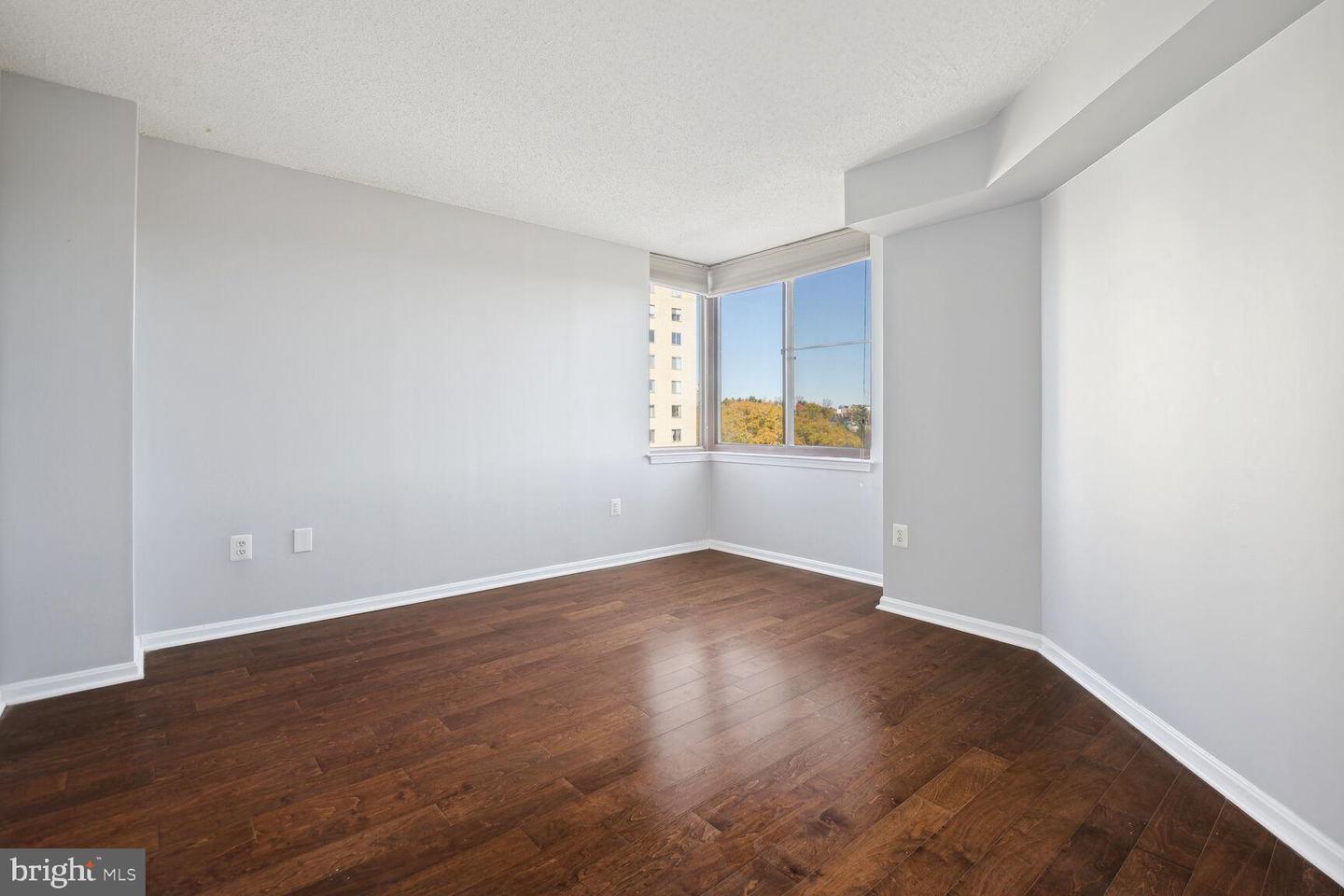 10101 Grosvenor Pl #715