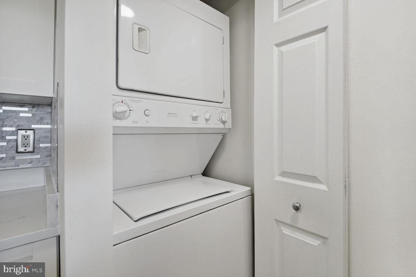 10101 Grosvenor Pl #715